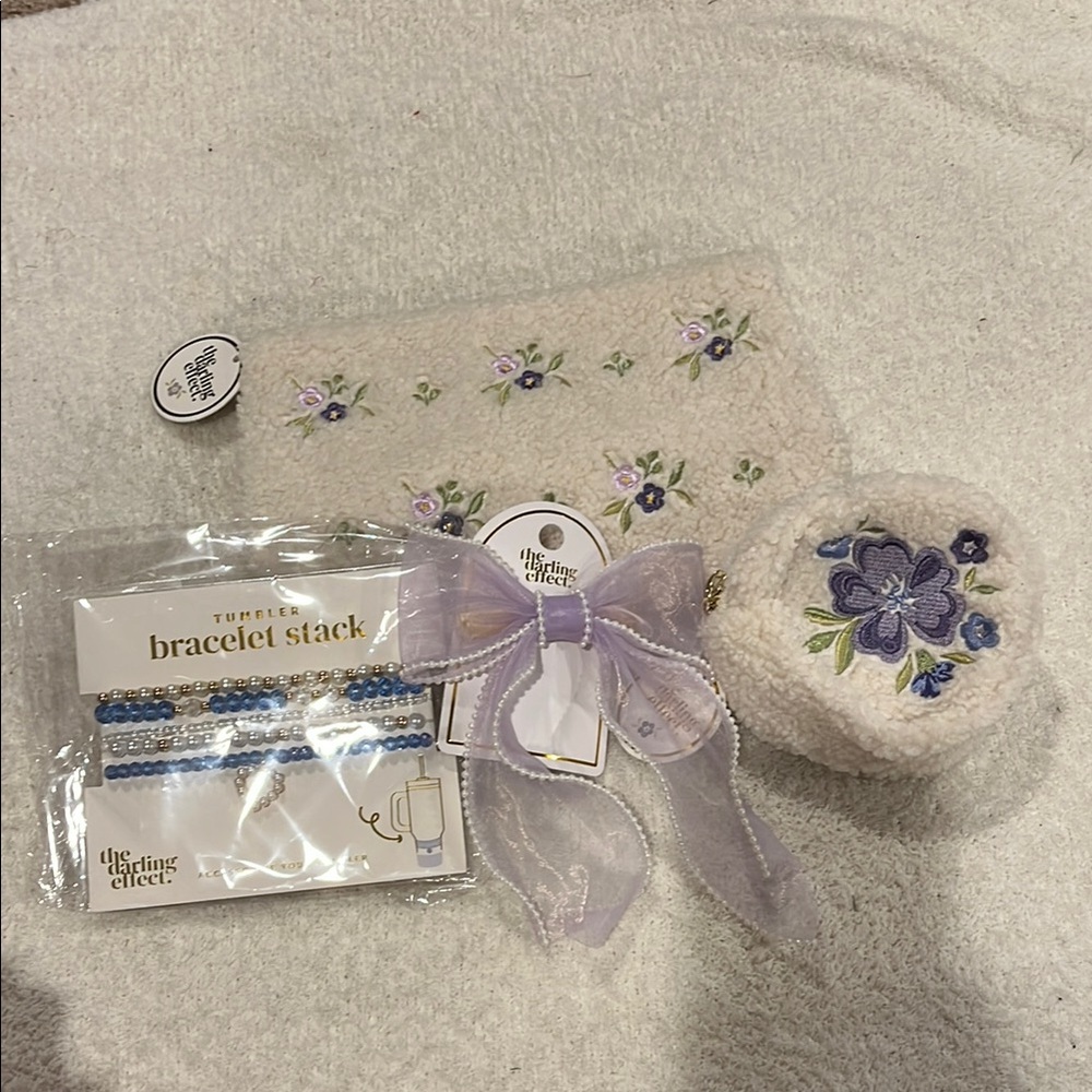 Floral Accessory Set - The Darling Effect